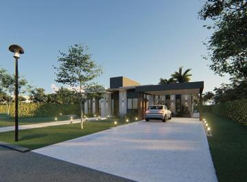 Casa · 165m² · 4 Ambientes · 2 Cocheras · Venta de Casa 5 Ambientes en Prados del Oeste Moreno