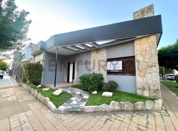 Casa · 160m² · 4 Ambientes · 1 Cochera · Casa en Venta 5 Ambientes Ramos Mejia
