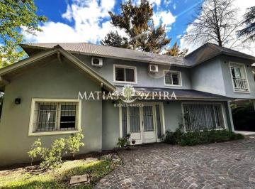 Casa de 5 ambientes, Ituzaingó · Casa Quinta con Pileta en Parque Leloir.