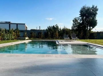 Casa · 350m² · 5 Ambientes · 1 Cochera · Casa en Venta en Albanueva, Rincón de Milberg, Tigre