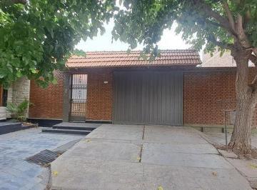 Casa de 6 ambientes, Villa Nueva · Casa en Venta Villanueva