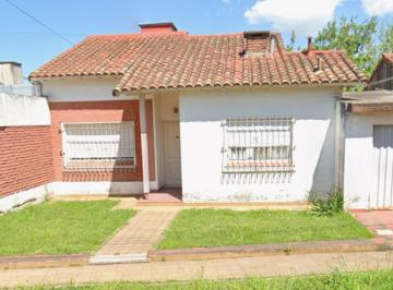 Casa de 4 ambientes, Quilmes · Hermosa Casa - Amplia con Todas Las Comodidades