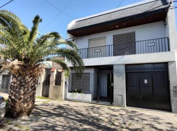 Casa · 250m² · 4 Ambientes · 2 Cocheras · Casa en Venta - 3 Dorm. 4 Baños - Cochera - 337 m² - La Plata