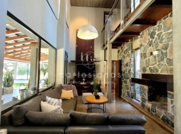 Casa · 600m² · 4 Dormitorios · 4 Cocheras · Country El Bosque Impecable! Casa de 3 Dorm. 650 m Cub.