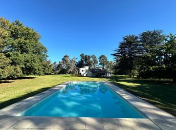 Casa · 245m² · 6 Ambientes · 1 Cochera · Venta Casa Quinta La Torre, La Araucaria Lobos
