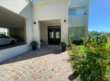 Casa · 270m² · 8 Ambientes · 2 Cocheras · Casa en Venta - 4 Dorm. 4 Baños - 1000 m² - Haras del Sur II, La Plata