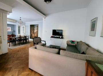 Casa · 210m² · 8 Ambientes · 1 Cochera · Casa en Venta - 3 Dorm. 2 Baños - 210 m² - La Plata