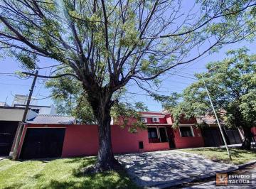 Casa · 100m² · 5 Ambientes · 2 Cocheras · Casa en Venta - 3 Dorm. 1 Baño - Cocheras - 700 m² - Villa Elvira, La Plata