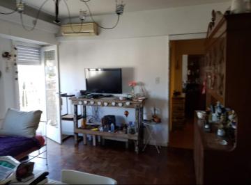 Departamento · 69m² · 3 Ambientes · Departamento en Venta - 2 Dorm. 1 Baño - 77 m² - Flores