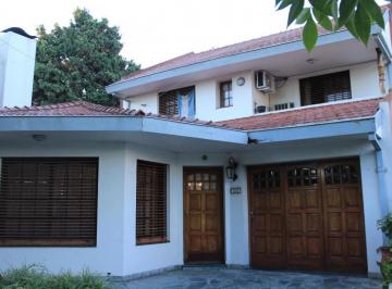Casa · 230m² · 5 Ambientes · 2 Cocheras · Casa en Venta - 4 Dorm. 2 Baños - 332 m² - Burzaco