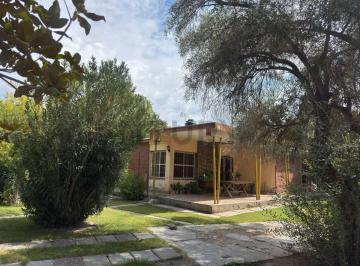 Casa · 153m² · 3 Dormitorios · 2 Cocheras · Oportunidad Única de Compra de Hermosa Propiedad en Guaymallén