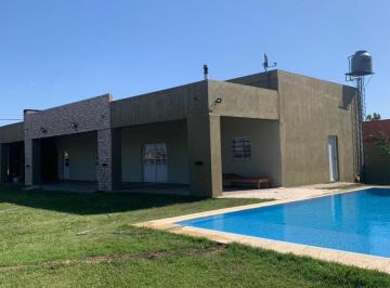 Casa · 140m² · 2 Ambientes · Casa en Venta - 1 Dormitorio 1 Baño - Cocheras - 904 m² - Los Potreritos, San Miguel del Monte