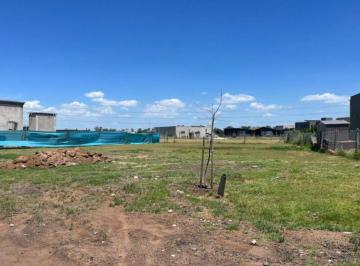 Terreno · 730m² · Ofrece Financiación - Lote en Venta en C. C Manuel Belgrano