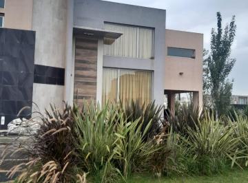 FACHADA · Alquiler Casa en Barrio Privado El Rebenque 360 m² con Piscina