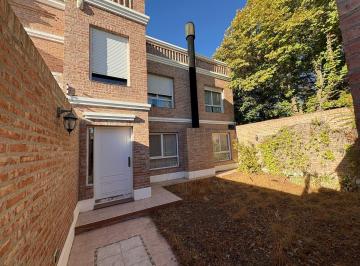 Casa · 225m² · 6 Ambientes · 2 Cocheras · Vende Casa 3 Dorm.