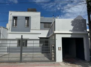 Departamento · 80m² · 4 Ambientes · 1 Cochera · Departamento en Alta Cordoba