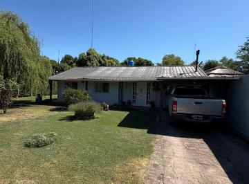 Quinta vacacional de 6 ambientes, General Rodríguez · Casa Quinta en Venta, Barrio Los Pinares, General Rodriguez