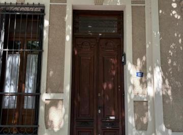 Casa · 132m² · 4 Ambientes · Venta (O Parte Permuta) Casa de Tres Dorm. y Patio. Cochabamba Al 100