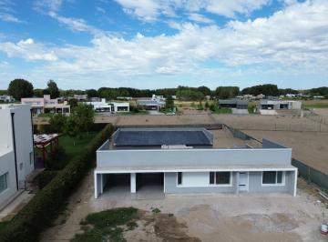 Casa · 1265m² · 5 Ambientes · 2 Cocheras · Casa en Canales