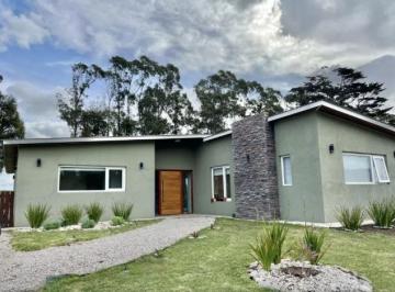 Casa · 145m² · 4 Ambientes · 2 Cocheras · Casa en Venta - 3 Dorm. 1 Baño - Cochera - 1.050 m² - Chapadmalal