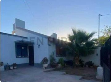 Casa · 90m² · 4 Ambientes · 2 Cocheras · Casa en Venta 3 Dorm. - Maipu