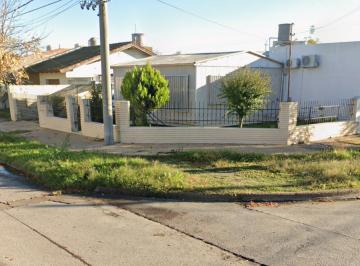 Casa de 6 ambientes, Ingeniero White · Oportunidad Casa y Dto a Reciclar Permuto Camion