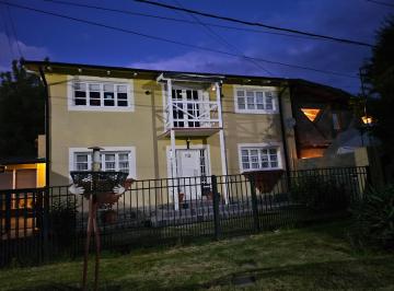 Casa de 4 ambientes, El Bolsón · Vendo Casa, Lista Para Habitar! Hermosa!