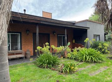 MDG-MDG-648_2 · Casa Quinta en Barrio La Liberata con Pileta de 6 Amb