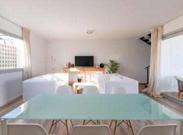 Casa de 8 ambientes, Córdoba · Lomas de Manantiales, Frente Espacio Verde con Pileta
