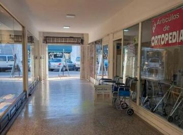 Local comercial · 62m² · Venta Local y Oficinas 62 m² Gran Ubica. G. Bourg