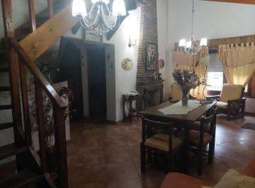 Casa · 111m² · 5 Ambientes · 2 Cocheras · Casa en Venta - 4 Dorm. 2 Baños - Cochera - 572 m² - Valeria del Mar