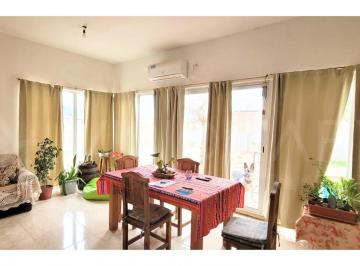 Casa · 190m² · 7 Ambientes · Casa en Venta - Gral. Fernández Oro.