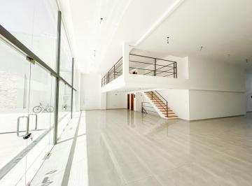 Local comercial · 550m² · 20 Cocheras · Local Comercial en Venta - 750tm² Totales - La Plata