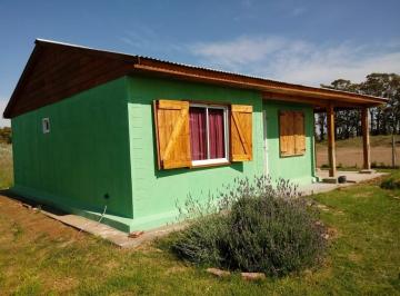 Edificio · 700m² · 8 Ambientes · 4 Cocheras · Complejo de Casas - 4 Dorm. 4 Baños - Cochera - Pehuencó