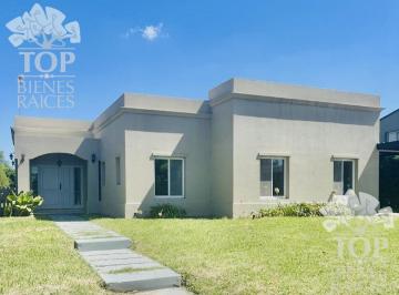 Casa · 235m² · 3 Dormitorios · 2 Cocheras · Casa en Estancia Smithfield