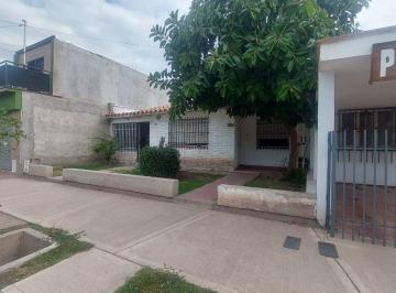Casa · 170m² · 3 Ambientes · 2 Cocheras · Venta Casa Barrio Santa Ana, Guaymayen, Mendoza