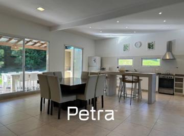Casa · 128m² · 4 Ambientes · Casa en Venta en Costa Esmeralda con Gas Natural