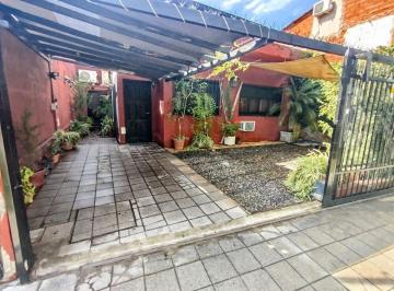Casa · 92m² · 4 Ambientes · 2 Cocheras · Venta Casa 4 Ambientes Temperley Apto Credito