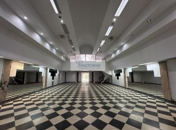 Local comercial · 350m² · Importante Local Sobre Av Constitucion
