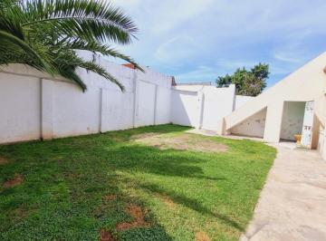 Casa · 112m² · 3 Ambientes · 1 Cochera · Casa en Venta Bella Vista Apta Credito