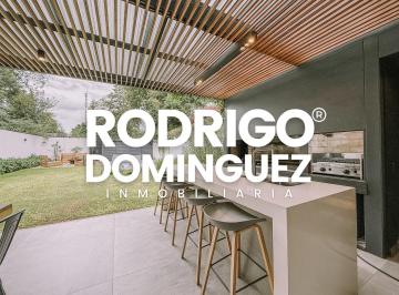 Casa · 235m² · 4 Ambientes · Casa Moderna y de Categoría en Venta en Adrogue