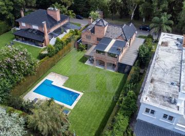 Casa · 261m² · 6 Ambientes · 6 Cocheras · Excelente Casa en Venta Miraflores Country Club - Las Lomitas
