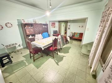 Casa · 203m² · 11 Ambientes · Casa 4 Dor - Terraza - Cerca de Todo! Ideal Inversión! Apta Crédito