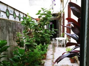 Casa · 185m² · 6 Ambientes · Casa en Venta - 4 Dorm. 2 Baños - 200 m² - Almagro