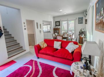 Casa · 83m² · 3 Ambientes · 1 Cochera · Duplex en Venta en City Bell