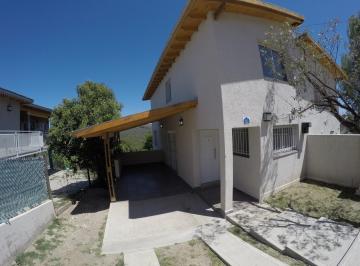 PH · 137m² · 6 Ambientes · 1 Cochera · PH en Villa El Dominador