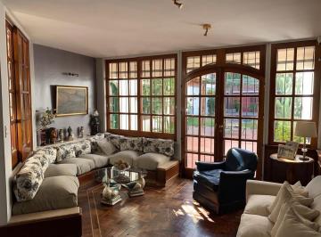 Casa · 274m² · 10 Ambientes · 1 Cochera · Nueva Cordoba - Casa en Alquiler - Excelente Estado y Ubicacion!