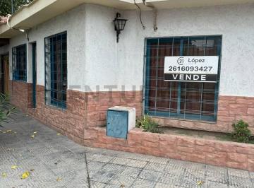 Casa · 152m² · 3 Ambientes · 2 Cocheras · Venta de Hermosa Casa. Godoy Cruz