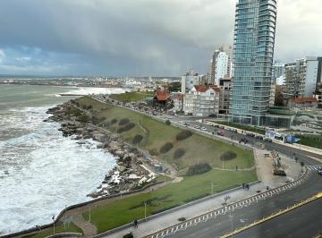 SE ALQUILA DE MANERA TEMPORARIA DURANTE TODO EL AÑO: FINES DE SEMANA, QUINCE DIA · Dpto Playa Grande - 2/4 - Edif - Frente Al Mar - Hermoso