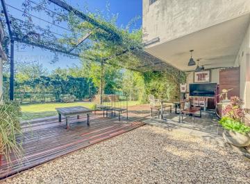 Casa · 240m² · 5 Ambientes · 2 Cocheras · Venta o Alquiler - Casa en Haras Santa Maria - Escobar